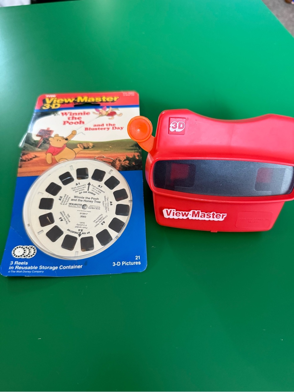 90s view master with 6 Winnie the Pooh reels